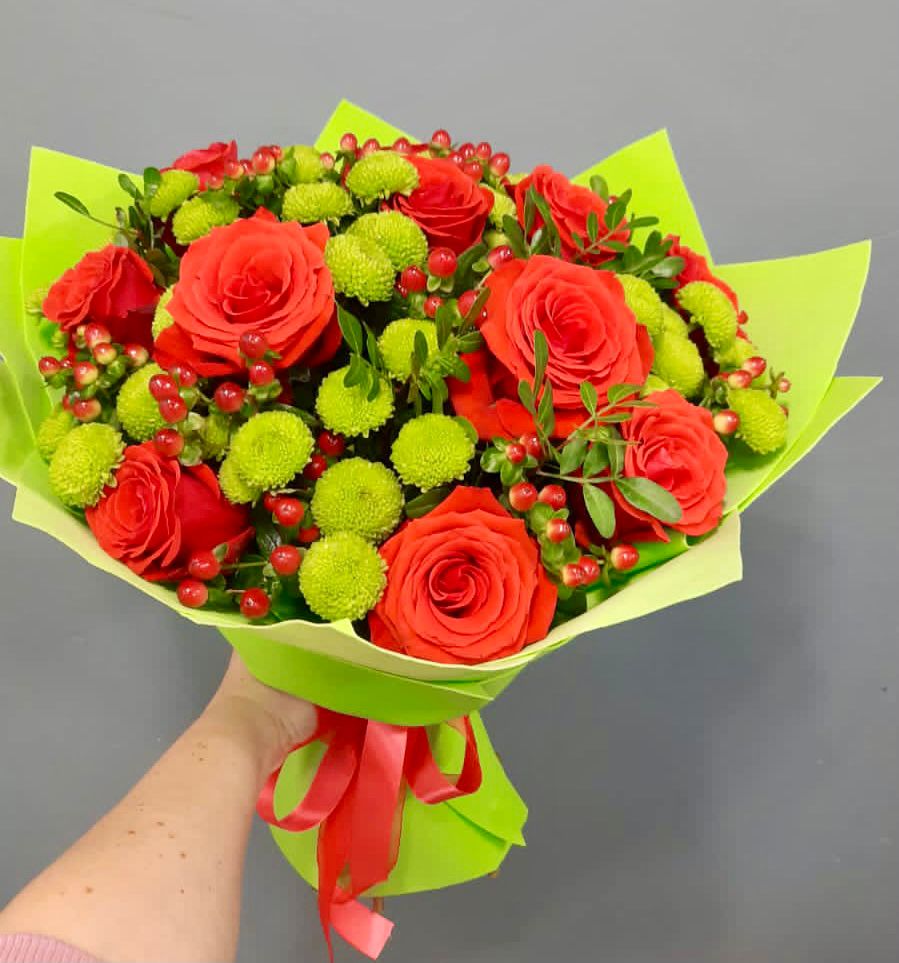 Букет цветов из: Хризантемы и Розы в Деревне Барвиха