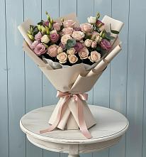 Букет цветов из:  Розы и Лизиантусы в Деревне Барвиха