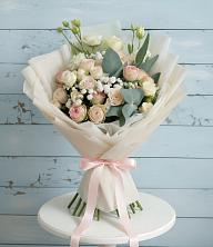 Букет цветов из:  Розы и Лизиантусы в Деревне Барвиха