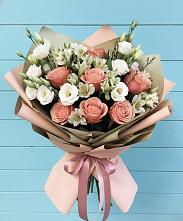 Букет цветов из:  Розы, Альстромерии и Лизиантусы в Деревне Барвиха