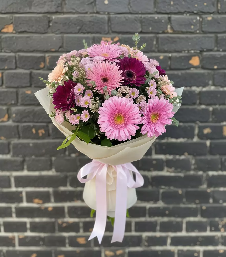 Букет цветов из: Герберы и Хризантемы в Деревне Барвиха