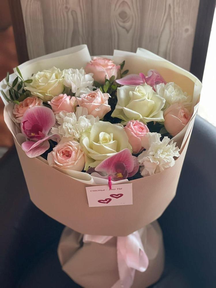 Букет цветов из: Орхидеи, Розы и Гвоздики в Деревне Барвиха