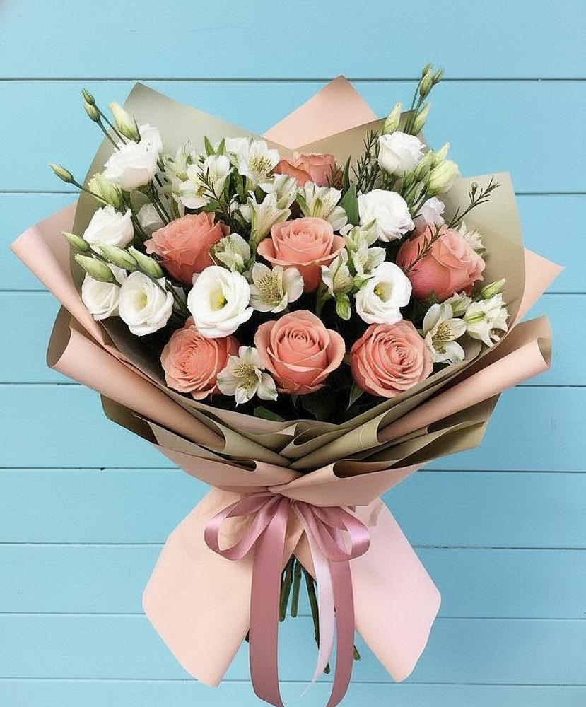 Букет цветов из: Розы, Альстромерии и Лизиантусы в Деревне Барвиха