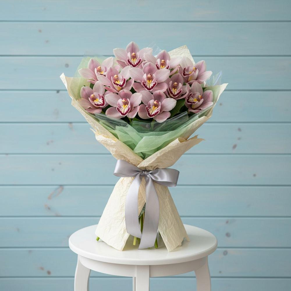 Букет цветов из: Орхидеи и Розы в Деревне Барвиха