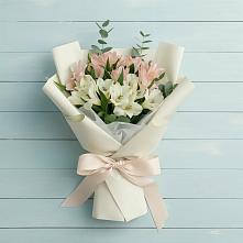 Букет цветов из:  Альстромерии в Деревне Барвиха