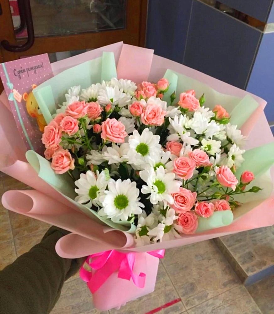 Букет цветов из: Розы и Хризантемы в Деревне Барвиха