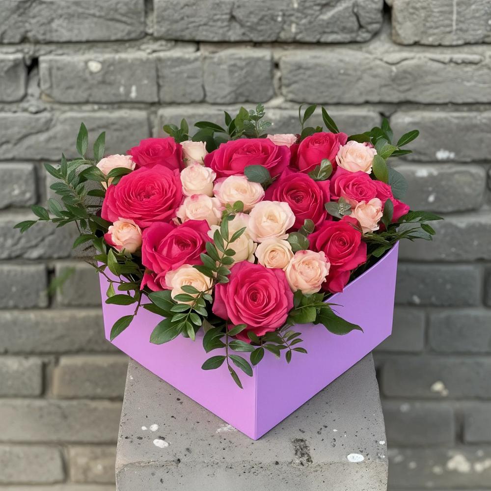 Цветочная композиция из Розы в коробке в Деревне Барвиха