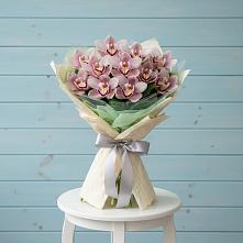 Букет цветов из:  Орхидеи и Розы в Деревне Барвиха