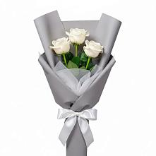 Букет 3 белые розы в Деревне Барвиха