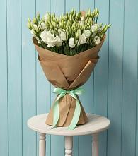 Букет цветов из:  Лизиантусы в Деревне Барвиха