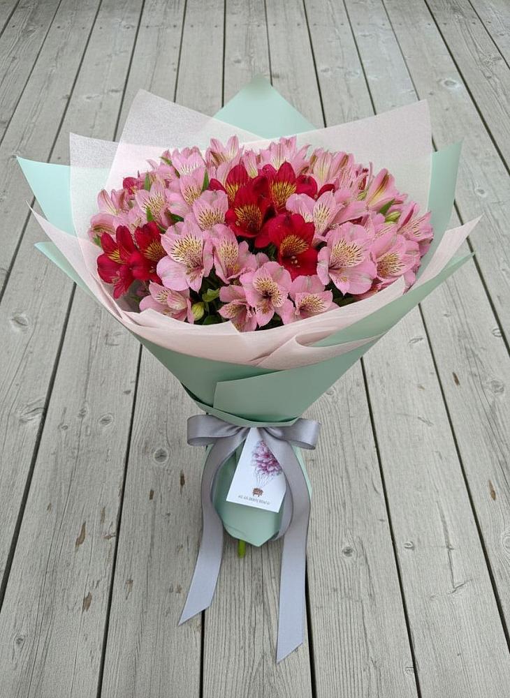 Букет цветов из: Альстромерии в Деревне Барвиха