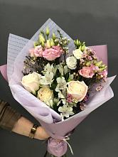 Букет цветов из:  Альстромерии, Розы и Лизиантусы в Деревне Барвиха